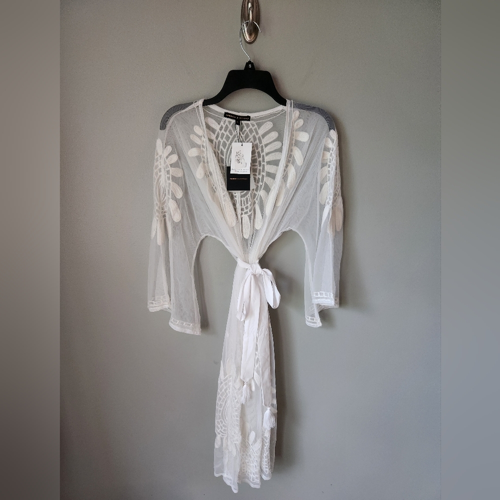 America & Beyond Cloud Cream Floral Crochet Cover Up Robe Size Small NWT